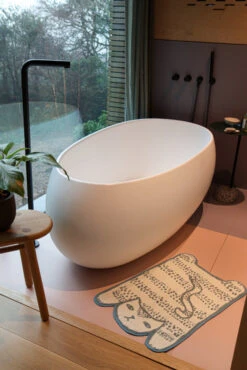 Donna Wilson Blue Cat Bath Mat 11 Donna Wilson Blue Cat Bath Mat -Happy Gift Store CatBathMat S2 SS25 Lottie LoRes