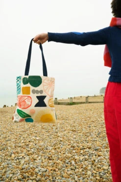 Donna Wilson Doodle Portrait Cotton Tote 9 Donna Wilson Doodle Portrait Cotton Tote -Happy Gift Store DoodleCottonTote S2 SS25 Heks LoRes