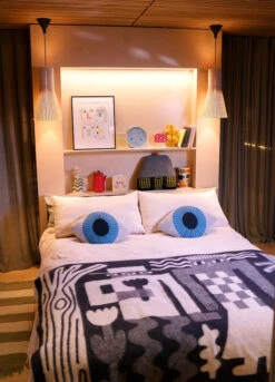 Donna Wilson Me And You Blanket -Happy Gift Store EyeCushions MeAndYouThrow S1 SS25 Heks LoRes