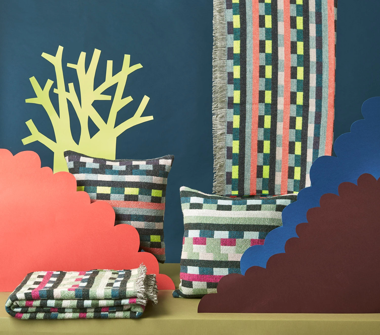 Donna Wilson Glitch Woven Throw - Forest Green 4 Donna Wilson Glitch Woven Throw - Forest Green - Image 2