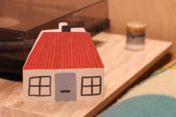 Donna Wilson House Cut-Out Card 7 Donna Wilson House Cut-Out Card -Happy Gift Store HouseCutoutCard S1 SS25 Lottie LoRes