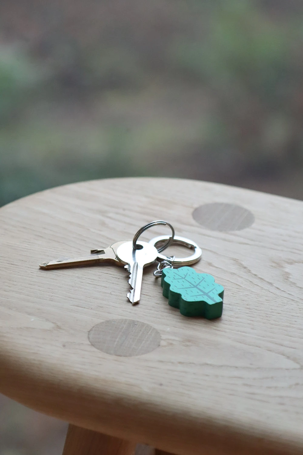 Donna Wilson Leaf Keyring 4 Donna Wilson Leaf Keyring - Image 2