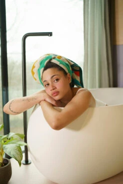 Donna Wilson Mixed Fizz Bath Towel 15 Donna Wilson Mixed Fizz Bath Towel -Happy Gift Store MixedFizzTowel S4 SS25 Heks LoRes