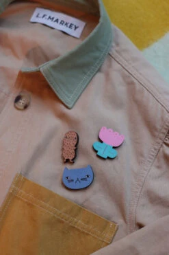 Donna Wilson Peanut Pin Badge 7 Donna Wilson Peanut Pin Badge -Happy Gift Store PinBadges S1 SS25 Lottie LoRes