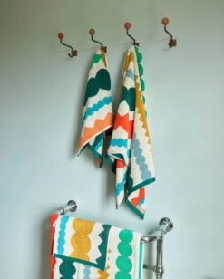 Donna Wilson Mixed Fizz Bath Towel Set 16 Donna Wilson Mixed Fizz Bath Towel Set -Happy Gift Store fizzhandbathtowelset2
